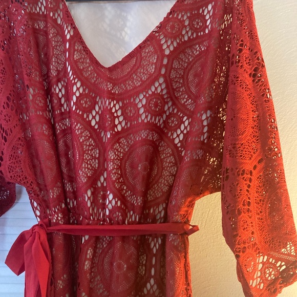 Red lace dress Chelsea and Violet - Picture 2 of 6